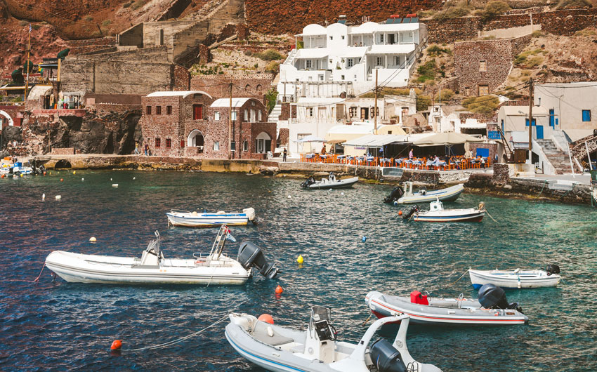  Ammoudi Bay, port of Oia, Santorini