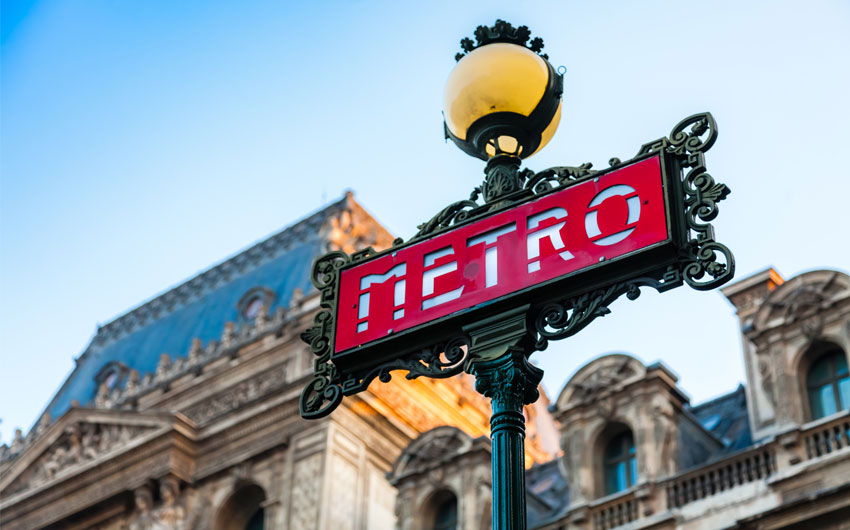 Subway sign in Paris