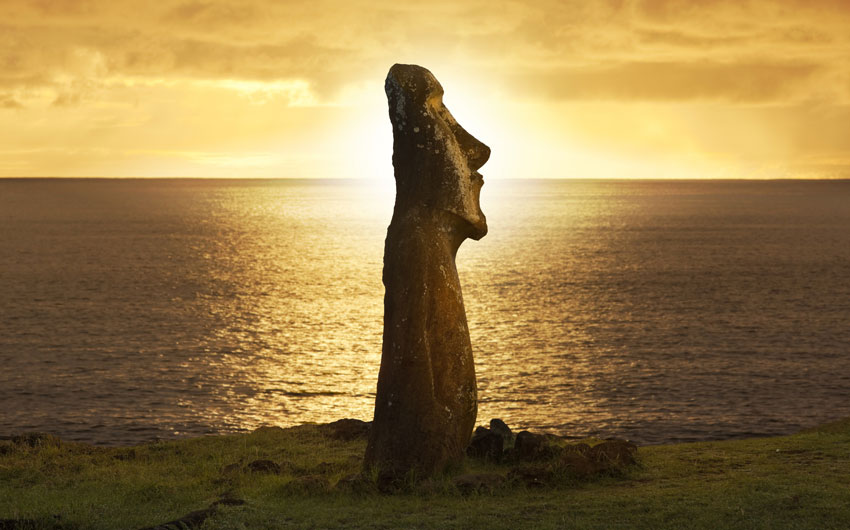 Dawn over moai at Ahu Tongariki