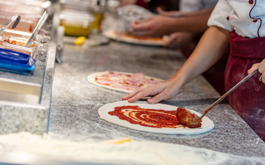 Hands-on pizza making class