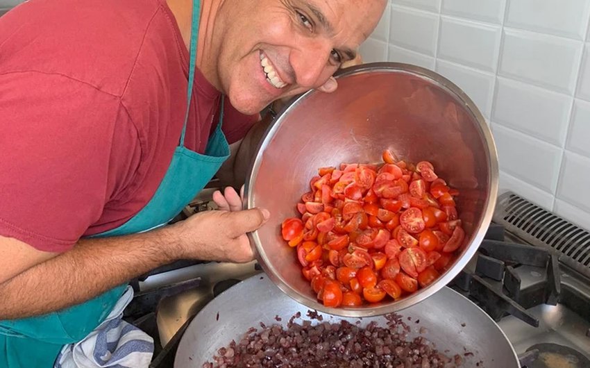 Live and eat like a local in Umbria with Chef Lorenzo 