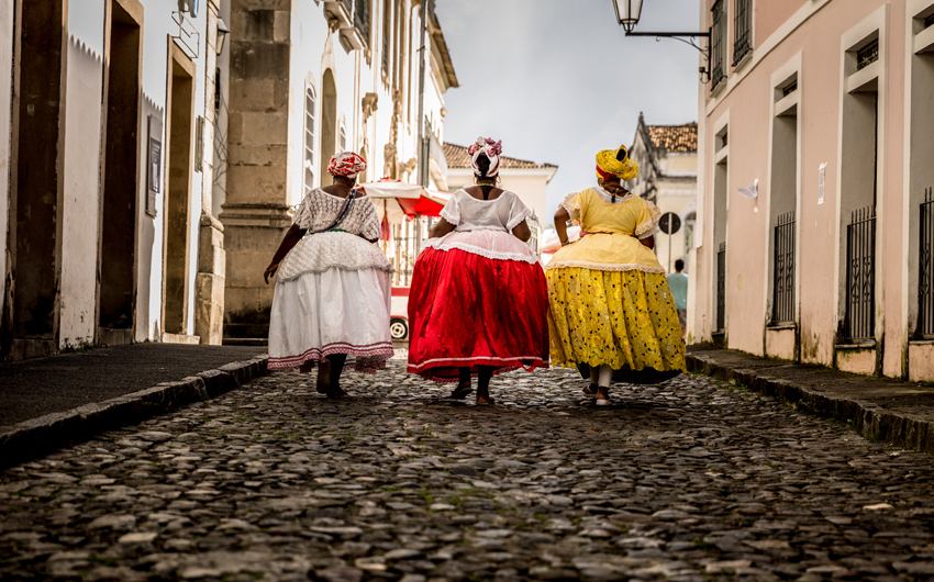 Baianas walking in the famous Pelourinho in Salvador