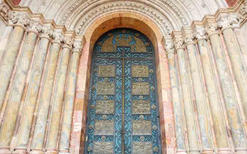 Entrance to the Cathedral of Cuenca